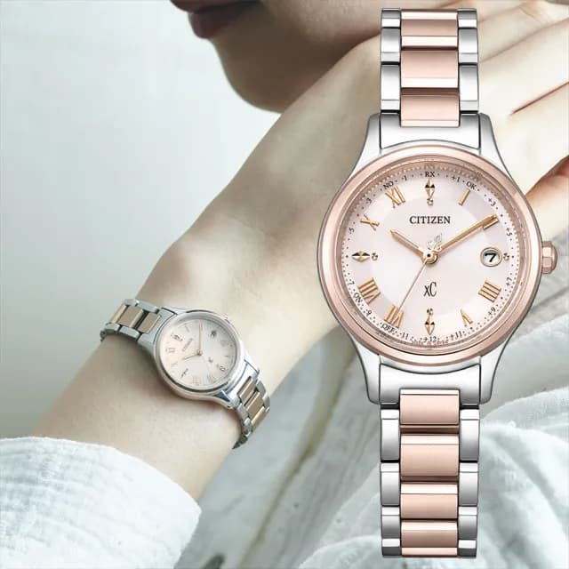 【CITIZEN 星辰】xC 光動能鈦金屬電波女錶-27mm(ES9496-64W)