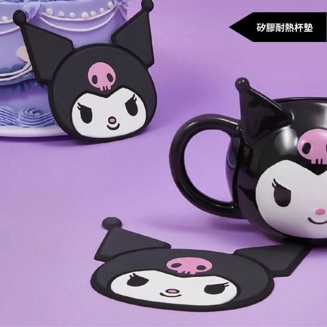 【SANRIO 三麗鷗】酷洛米Kuromi耐熱杯墊矽膠行李吊牌票卡皮革零錢包(粉黑兒童女兒生日禮物女友新年送禮)