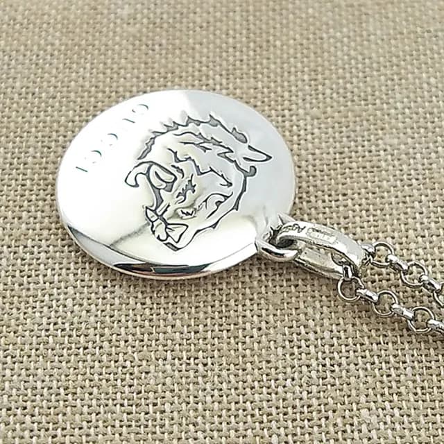 【GUCCI 古馳】925純銀-BLIND LOVE 虎頭刻印圓牌吊飾項鍊(展示品)