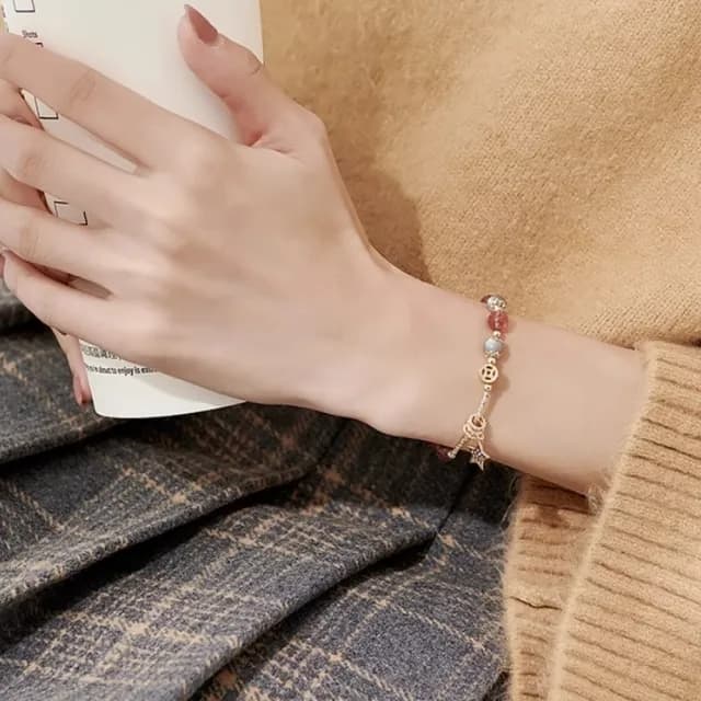 【Penny珮妮】草莓晶灰月光石手鍊6mm(母親節禮物/交換禮物/送女友/送閨蜜/生日禮物/情人節)