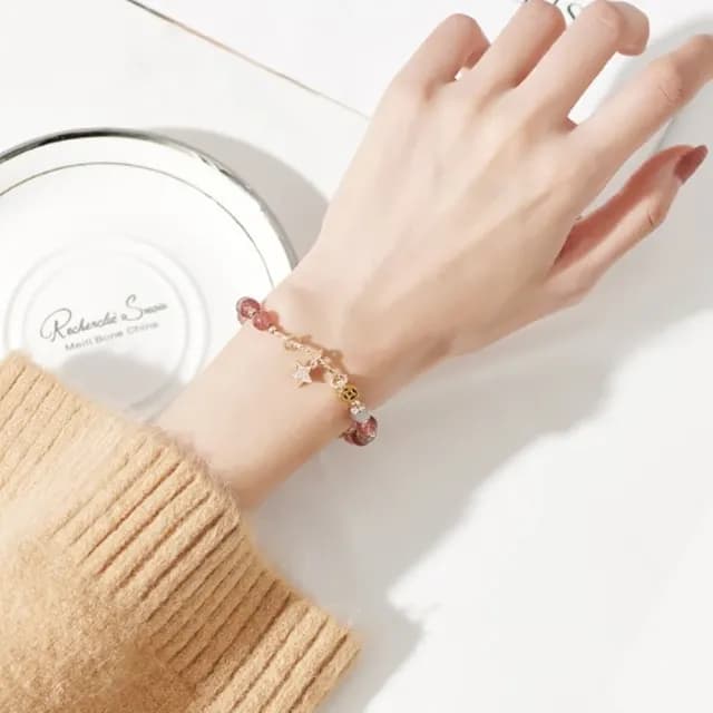 【Penny珮妮】草莓晶灰月光石手鍊6mm(母親節禮物/交換禮物/送女友/送閨蜜/生日禮物/情人節)