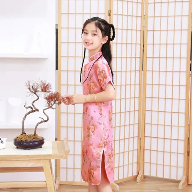 【橘魔法】短袖中國風刺繡開岔旗袍洋裝(旗袍 拍照 攝影 古裝 抓週 新衣 過年 大紅 新年 女童 童裝 兒童)
