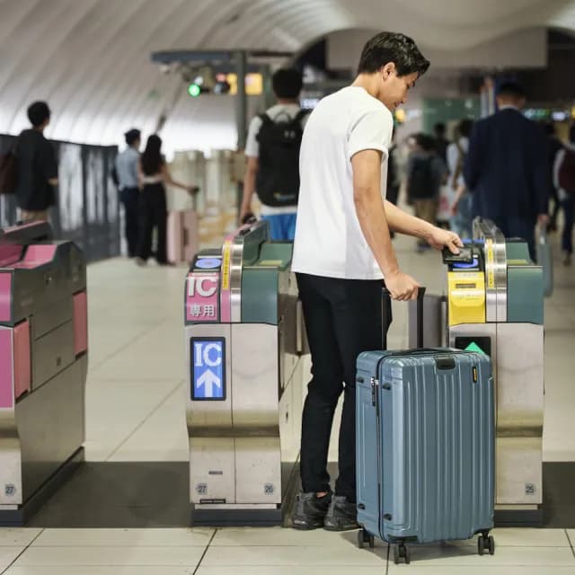 【SWISS STYLE】BERMAS 戰艦箱二代 26吋胖胖箱 日本Hinomoto頂規靜音飛機輪 行李箱(3色可選)