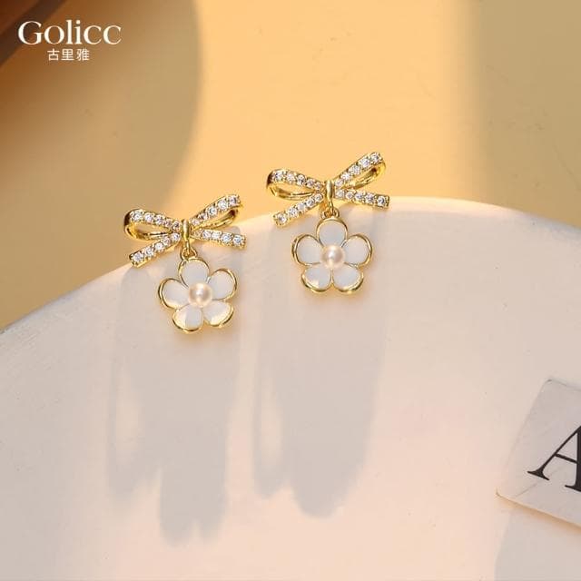 【Golicc】耳環 滿鑽蝴蝶結花朵(母親節 生日 情人節 飾品 耳釘 耳飾 耳墜 禮物)