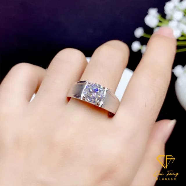 【CF鑽飾】男戒 莫桑鑽《沉著》(1克拉 父親節 七夕 情人節戒指 鑽戒 禮物 生日)