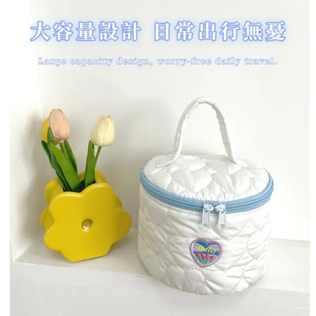 【超大收納】愛心鋪棉水桶包(大容量 化妝包 收納包 手提包 洗漱包 隨身包 保養品)