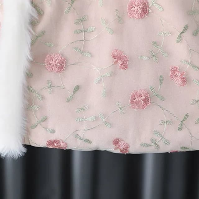【橘魔法】花草刺繡毛邊長版上衣(洋裝 中國風 旗袍裝 過年 喜宴 唐裝 新年 新衣 拜年服 女童 童裝 兒童)