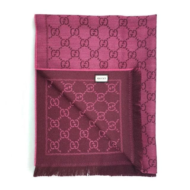【GUCCI 古馳】133483 經典GG緹花LOGO羊毛流蘇圍巾(玫紅色)