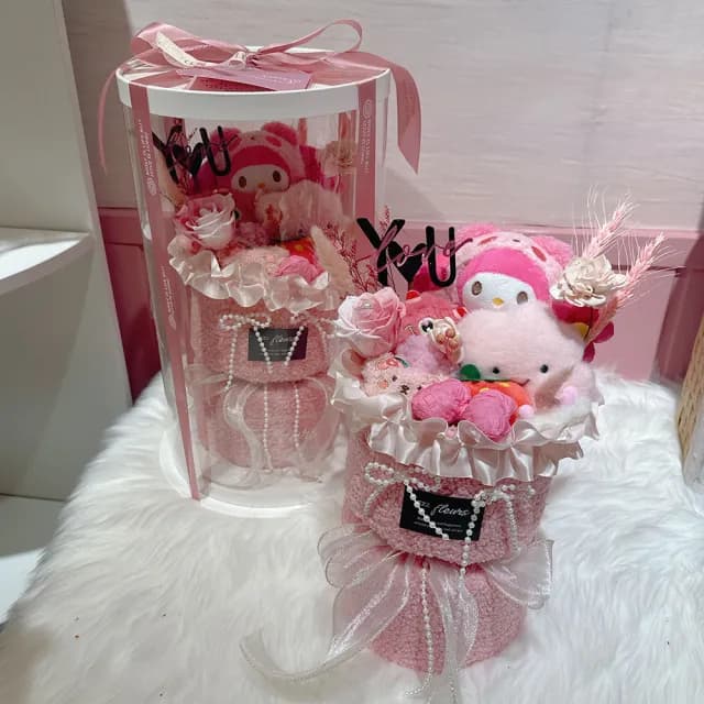 【喜滋滋花藝】敲可愛美樂蒂玩偶永生花花束(情人節花束/生日禮物/告白花束/週年慶/畢業花束)