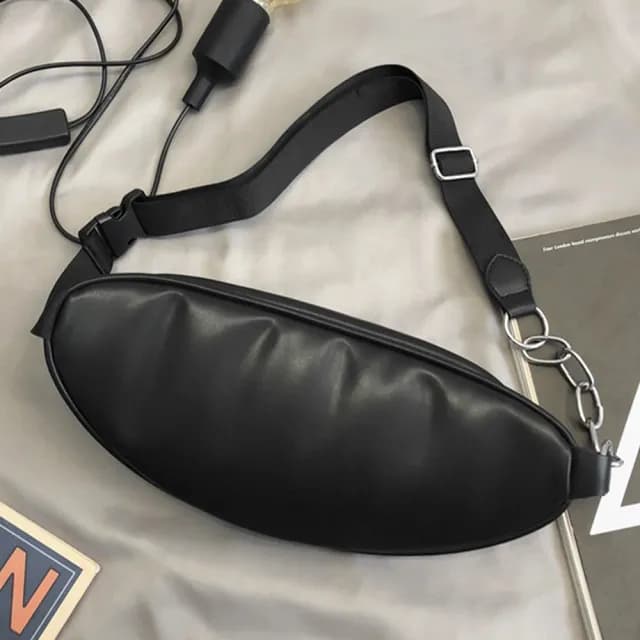 【MoonDy】側背小包包 包包 斜背包 腰包 胸包 黑色包包 鏈條包 日系包包 小包包 生日禮物 情侶