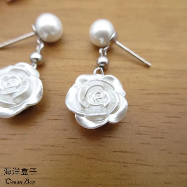 【海洋盒子】法式甜美典雅山茶花珍珠925純銀耳環(垂墜耳環.外鍍專櫃級正白K)