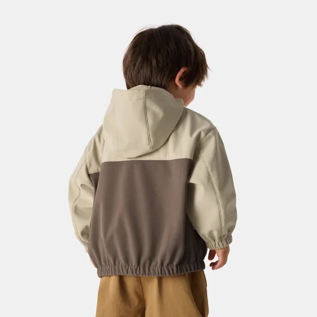 【GAP】男幼童裝 Logo印花防風防潑連帽外套-卡其色(759387)