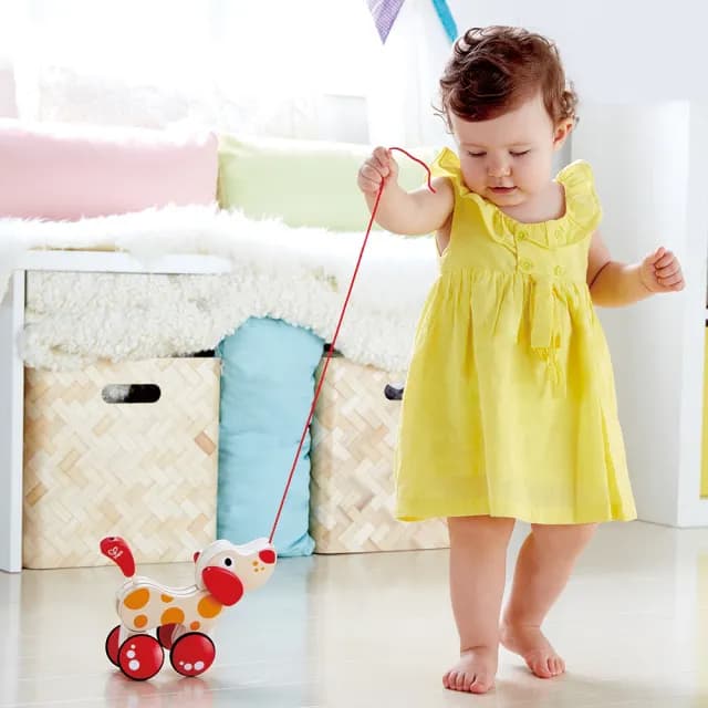 【德國Hape】拖拉狗佩佩學步牽繩玩具(木製玩具/木頭玩具/彌月禮/生日禮)