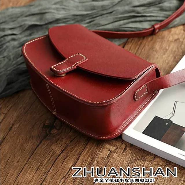 【ZHUANSHAN】情人節禮物 真皮 百搭復古植鞣牛皮馬鞍包 肩背包 側肩包(真皮包包 咖啡色／黑色／棕色／墨綠