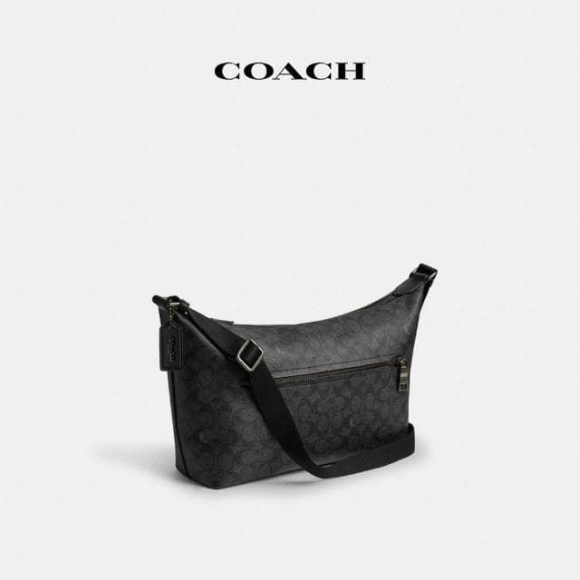 【COACH】蔻馳官方直營 FINN經典Logo斜背手袋-QB/炭黑色/黑色(CAJ91)