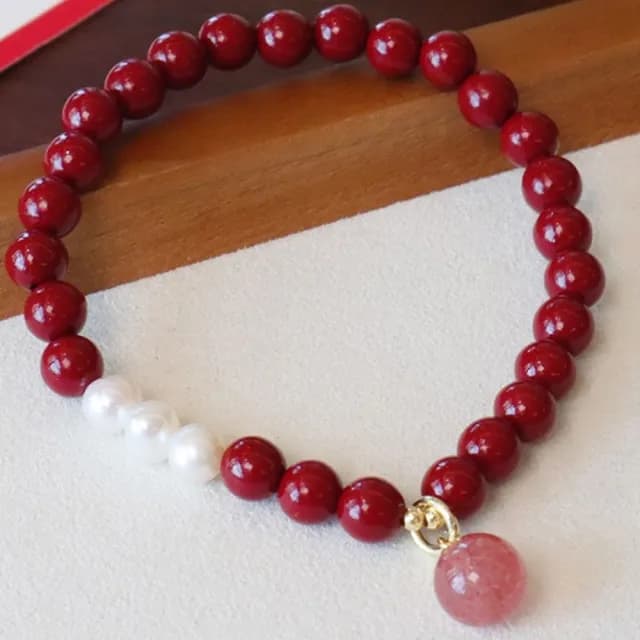 【Penny珮妮】硃砂淡水珍珠草莓晶手鍊6mm(母親節禮物 送女友 交換禮物  生日禮物 情人節 尾牙 新年 結婚)