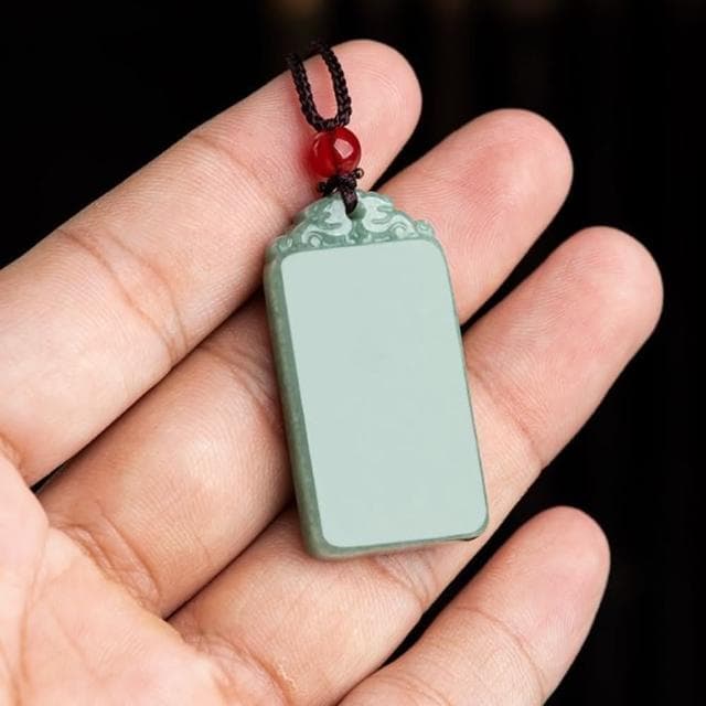 【Penny珮妮】A貨翡翠豆綠平安無事牌吊墜毛衣鍊項鍊(母親節 交換禮物  生日禮 情人節 尾牙 新年 結婚)