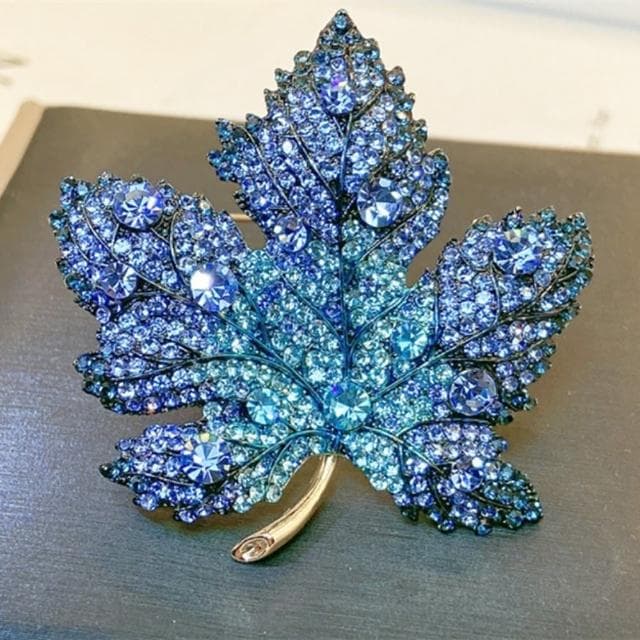 【Penny珮妮】歐美奢華藍色楓葉胸針別針吊墜兩用(母親節 交換禮物  生日禮物 情人節 尾牙 新年 送女友)