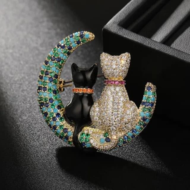 【Penny珮妮】歐美月亮貓鋯石胸針別針(母親節禮物 送女友 交換禮物  生日禮 情人節 尾牙 新年 結婚)