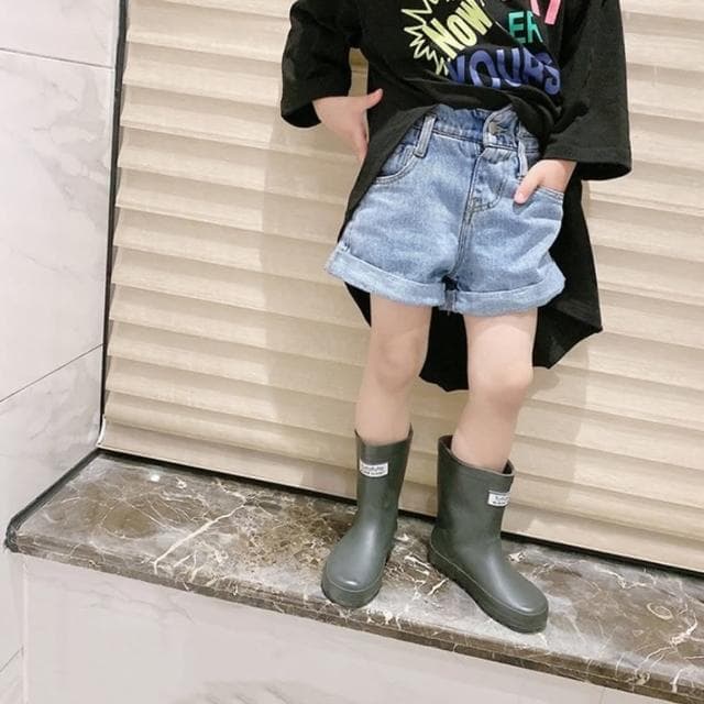【橘魔法】反折皮標高腰後鬆緊牛仔短褲(牛仔褲 褲子 短褲 大童 男童 女童 兒童 童裝 兒童)