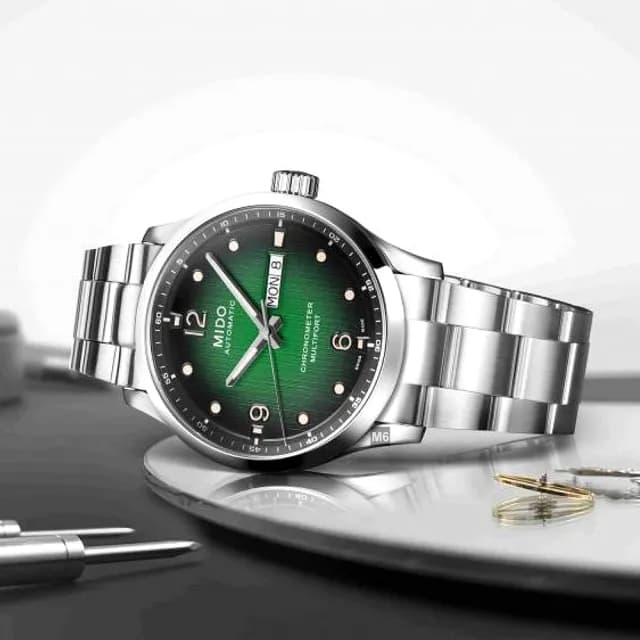 【MIDO 美度】廣告熱賣款 Multifort先鋒M天文台認證腕錶 黑綠漸變面42㎜ M6(M038.431.11.097.00)