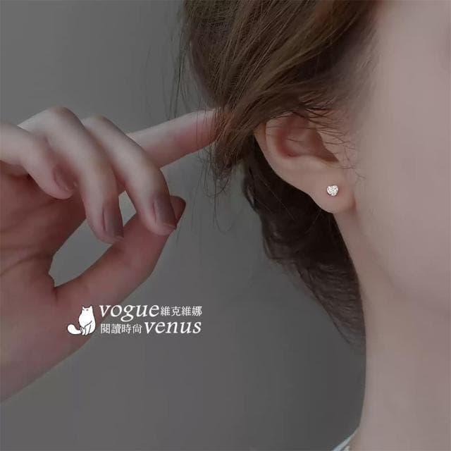 【維克維娜】點綴小愛心3水鑽925純銀耳環