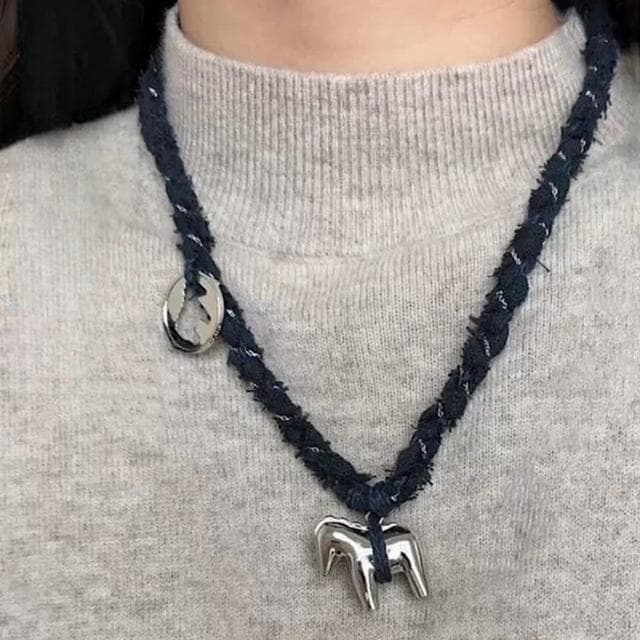 【MoonDy】飾品 項鍊 女生項鍊 禮物 木馬 小馬 牛仔 手工編織 毛衣項鍊 長項鍊 情侶項鍊 生肖項