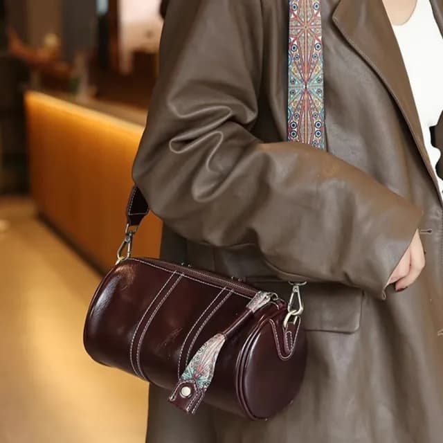 【LEESA】牛皮包\包包\單肩包\側背包\真皮包包\枕頭包\圓筒包\韓國包包\可愛包包\側背小包