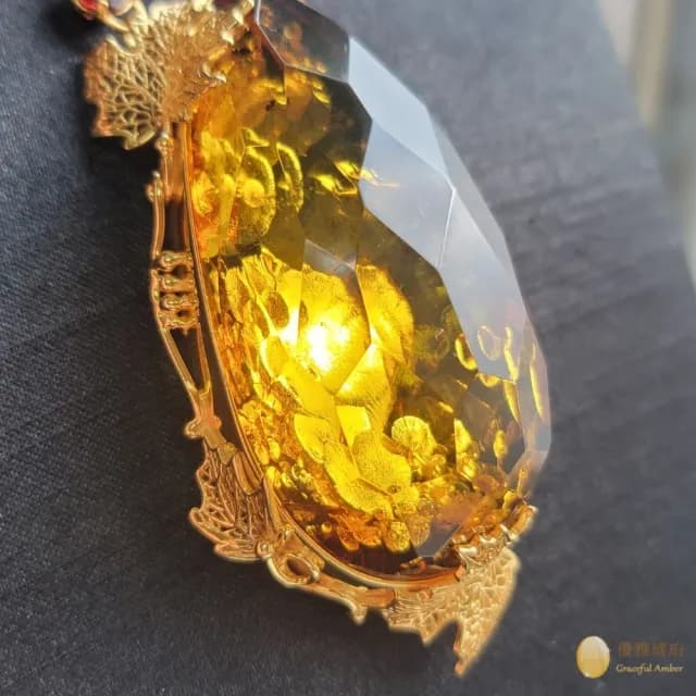【優雅琥珀】母親節禮物 多面切割 金燦爆花金綠珀項鍊(名設計師手工雕刻作品 具鑑定書)