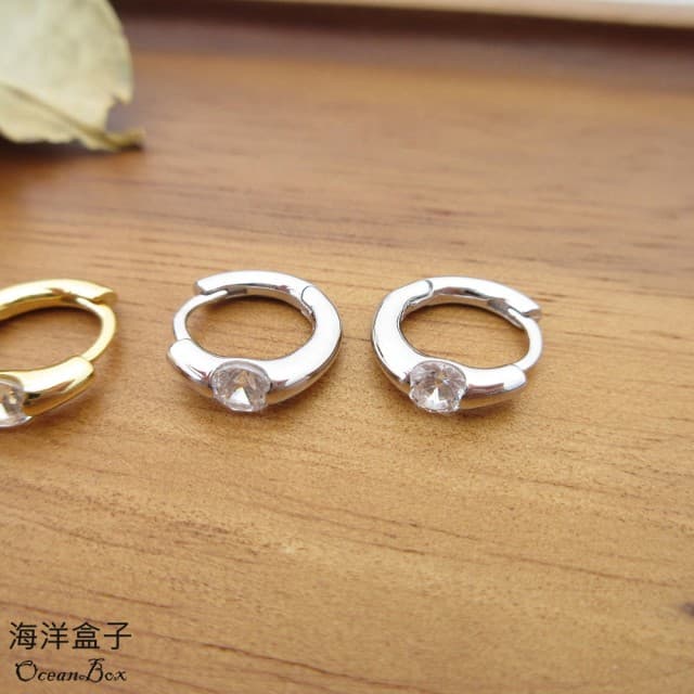 【海洋盒子】經典簡約亮面金色.白金單鑽針式925純銀易扣耳環(外鍍專櫃級正白K.精緻鍍金.圈圈耳
