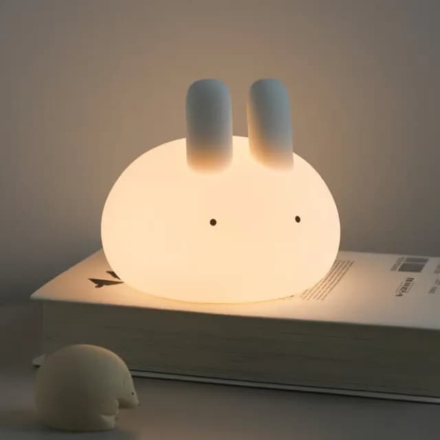 【紓壓相伴】湯圓兔床頭拍拍燈(伴眠燈 兔子燈 兩檔燈光 續航久 定時關燈 擺飾 生日禮物 USB夜燈)