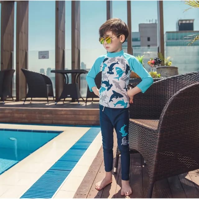 【橘魔法】鯊魚滿印插肩防曬長袖泳裝+長褲(二件式 附泳帽 防曬 泳衣 水母衣 水母褲 男童 兒童 童裝)