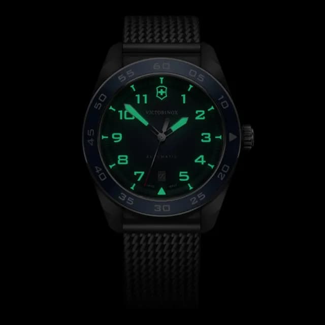 【VICTORINOX 瑞士維氏】Swiss Army 啞光 浮雕數字 機械錶 男錶 送禮 禮物推薦(VISA-242045)