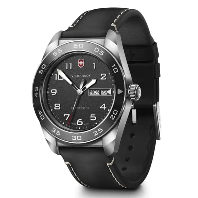 【VICTORINOX 瑞士維氏】Swiss Army 啞光 浮雕數字 石英錶 男錶 送禮 禮物推薦(VISA-242041)