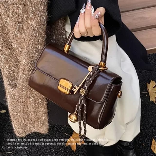 【百搭單品】極品復古冷咖啡手提包(韓系穿搭 單肩包 側肩包 手機包 質感亮皮 女士 生日禮物)