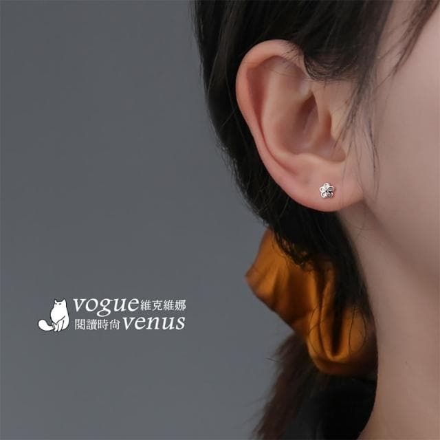 【維克維娜】立體水鑽小花925純銀耳環