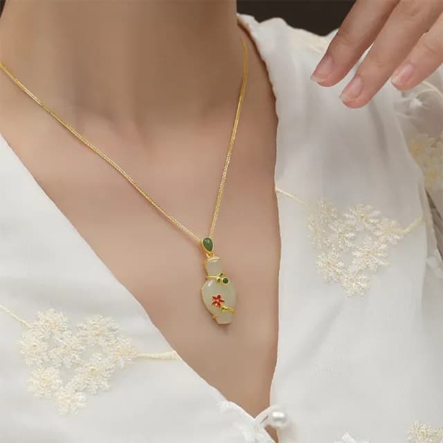【KT DADA】和田玉 青花瓷 項鍊女 新中式 花瓶 高級感 輕奢 飾品 鎖骨鏈 小眾設計 925 純銀 鍍