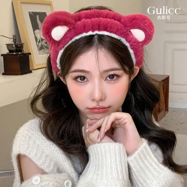 【Golicc】髮帶 可愛草莓熊 毛絨洗臉髮箍(618 七夕 情人節 生日 髮飾 頭飾 鯊魚夾 抓夾 禮物)