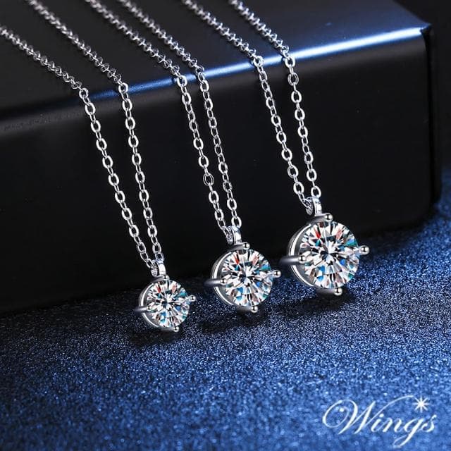 【WINGS】莫桑鑽 八心八箭 超火彩 經典四爪鑲 純銀單鑽項鍊(925純銀 送禮 禮物 禮盒 聖誕節 質感)