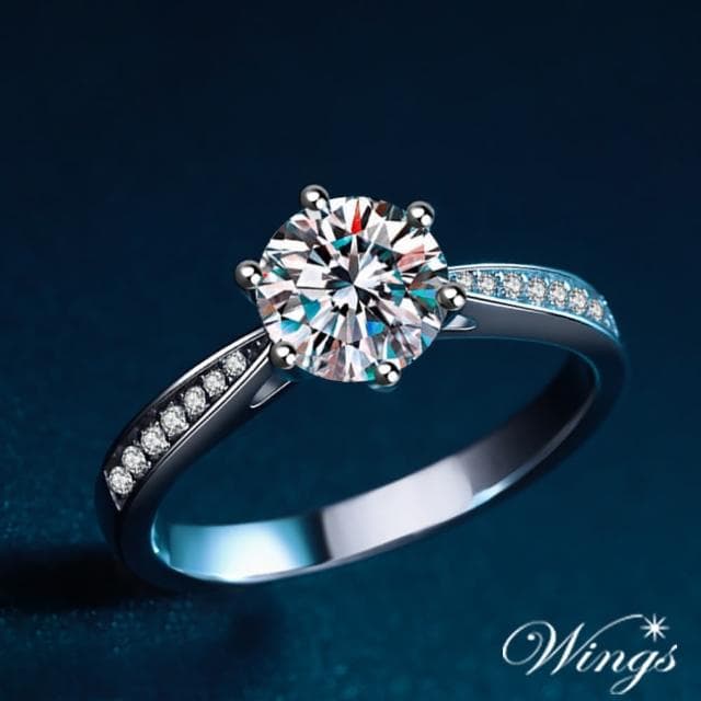 【WINGS】莫桑鑽 八心八箭 超火彩 維納斯 戒指(摩星鑽 情人 禮物 輕奢 質感 婚戒 訂婚 求婚)