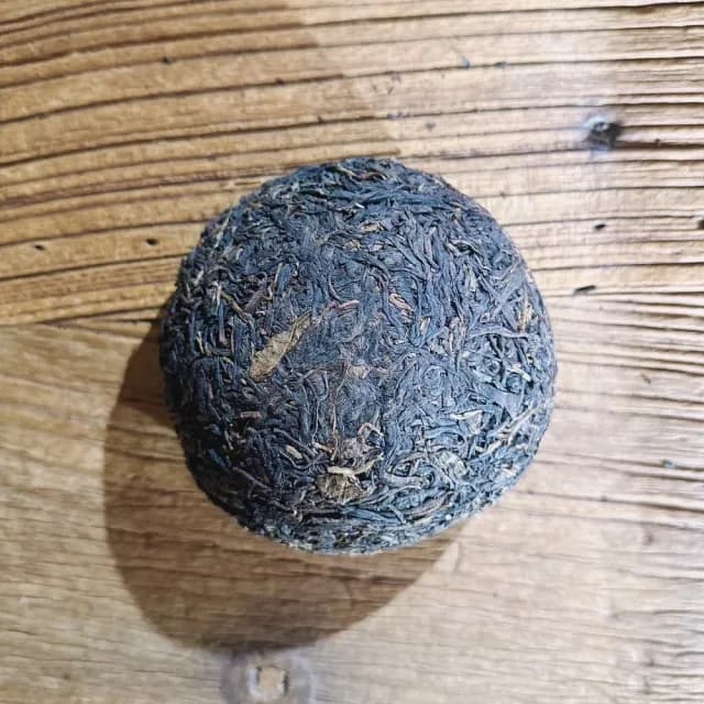 【茶韻】2005年大益/勐海茶廠 生茶 早春沱茶 250g 501批(附醒茶盒*1)