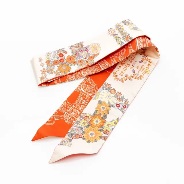 【Hermes 愛馬仕】Brides de Gala en Fleurs Twilly絲巾(香草白/橘)