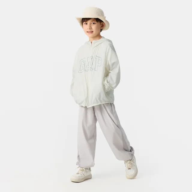 【GAP】兒童裝 Logo印花防曬連帽外套-白色(767132)