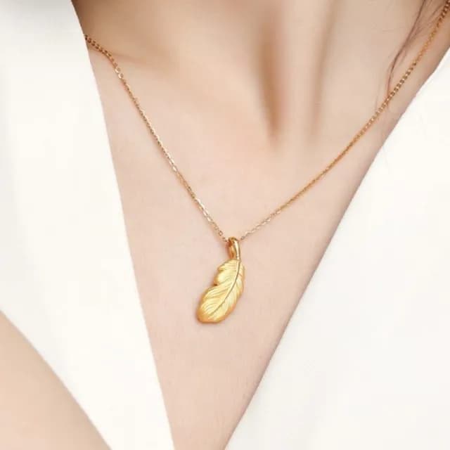 【Penny珮妮】999黃金迷你羽毛吊墜項鍊(母親節禮物 交換禮物 送女友 生日禮物 情人節 尾牙 新年禮物 結婚)