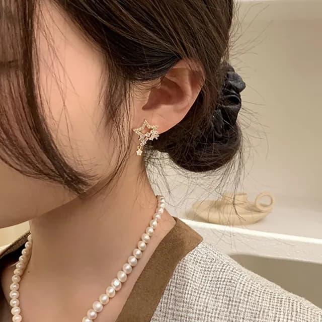 【Emi 艾迷】無耳洞韓系星塵幻境五角星鑽微鑲耳環耳夾 夾式耳環(蚊香盤耳夾)