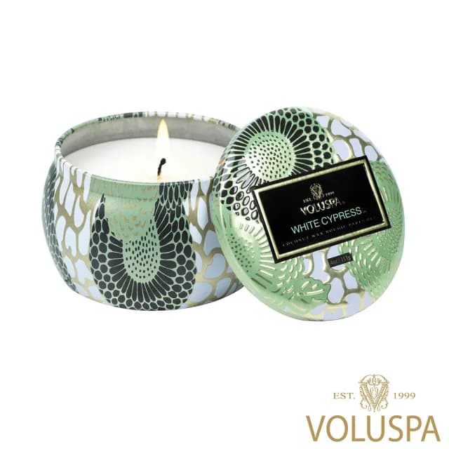 【VOLUSPA】白絲柏 錫盒 113g 香氛蠟燭(White Cypress)