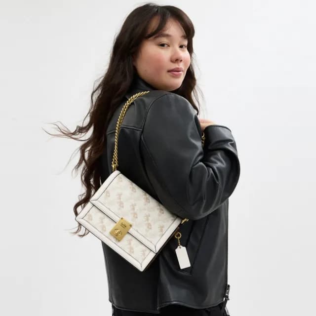 【COACH】蔻馳官方直營 HUTTON馬車圖案印花單肩手袋-B4/粉筆白色 混合色(CZ318)