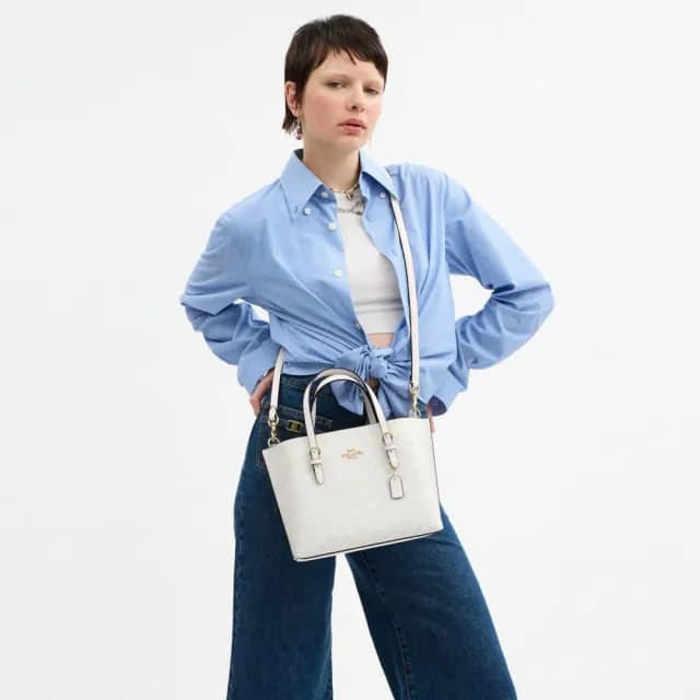 【COACH】蔻馳官方直營 MOLLIE 經典Logo25號托特手袋-IM/白色/粉筆白色(CV965)