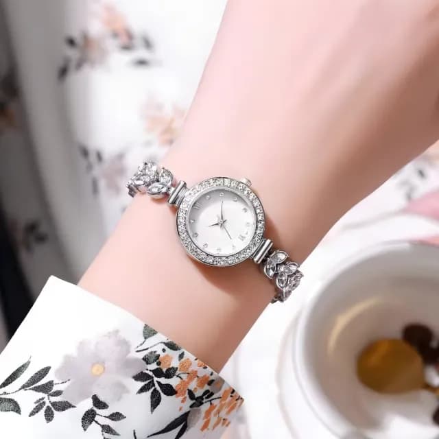 【氣質升級】高雅輕奢人魚之淚女手腕錶(石英錶 飾品 手鍊 手錶 女士 上班族 穿搭配件)