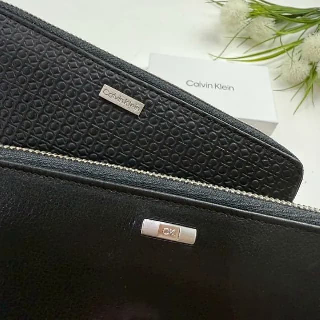 【Calvin Klein 凱文克萊】CK 滿版 防刮 防盜 真皮長夾 零錢袋 錢包 CK 禮盒 皮夾 送禮(長夾1048)